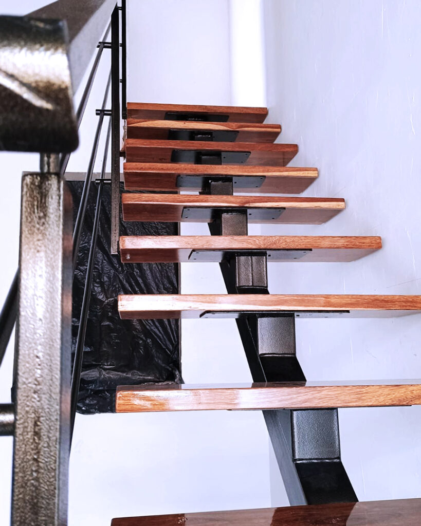 Fabricación de MUEBLES Metal y madera